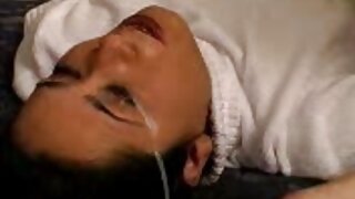 Un mec excité subit une procédure de vérification de la bite. Une infirmière asiatique excitée donne une gorge profonde à la bite de son patient de manière sexy. Puis elle laisse sa patiente jouer avec sa délicieuse film video x gratuit chatte.
