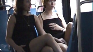 Vidéo de sexe maison présentée par le réseau DDF dans laquelle une Russe éhontée aux gros seins juteux suce une bite dure à la première personne. videos xxx streaming
